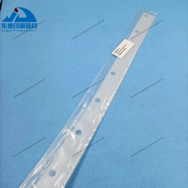 

High Quality Squeegee 730mm for Komori LS26 Offset Printing Machinery Spare Parts Wash up Blade 10 Holes