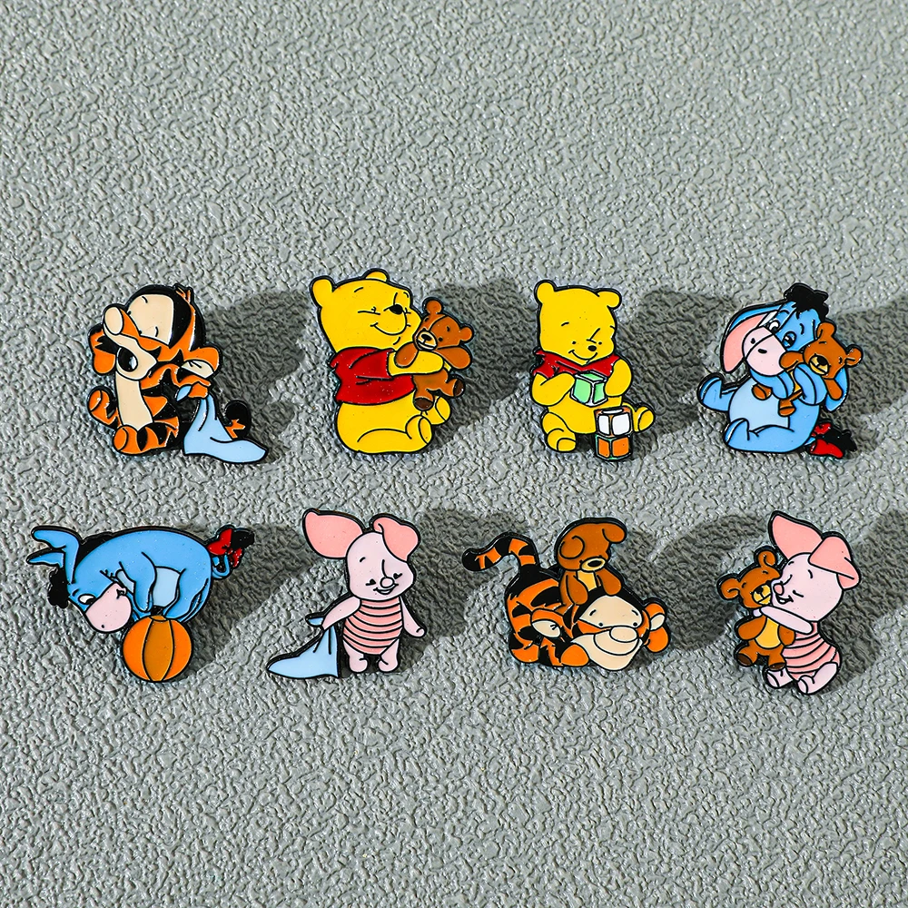 8 buah bros Anime lucu Pooh beruang Enamel Pin logam lencana perhiasan ransel aksesori pakaian hadiah untuk teman