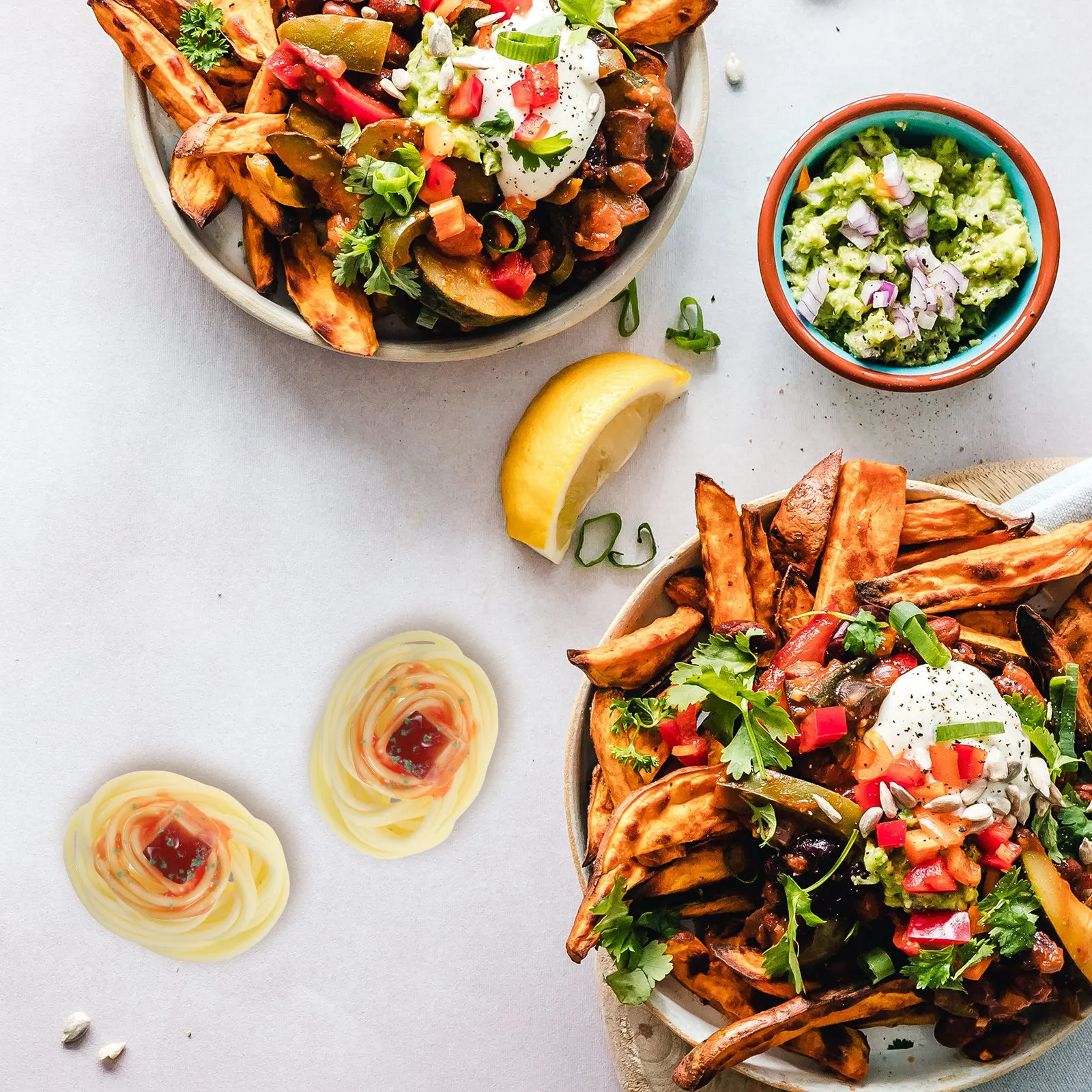 

2Pcs Simulated Spaghetti Models Lifelike Artificial Noodles for Home Party Decoration Desktop Ornament Faux Food Props Kitchen