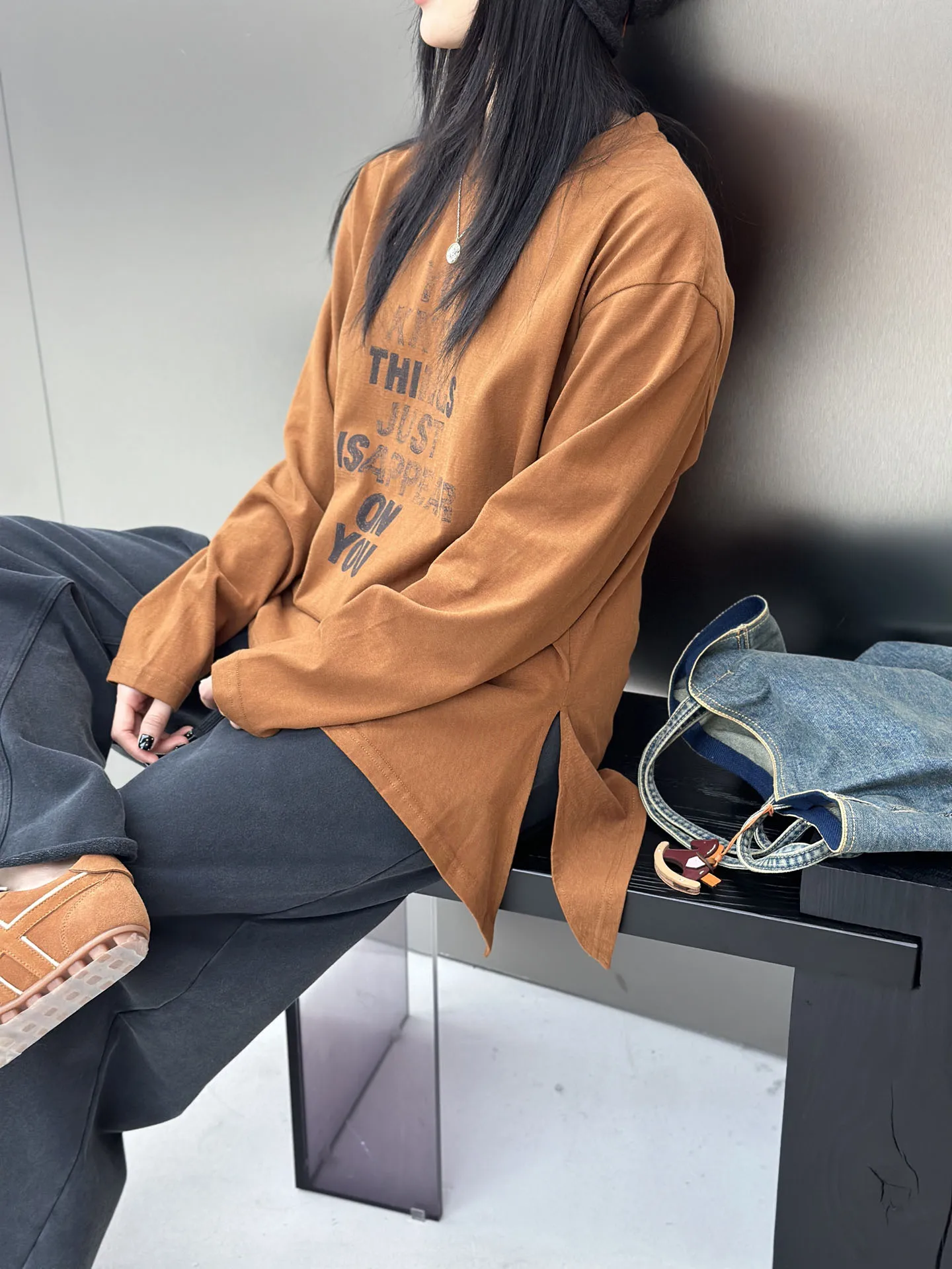 

Vintage Sle Letter Print T-irt Yellow Long Sve round Ne Top for Women Side Knot Design Breathable Comfortable Ladies...