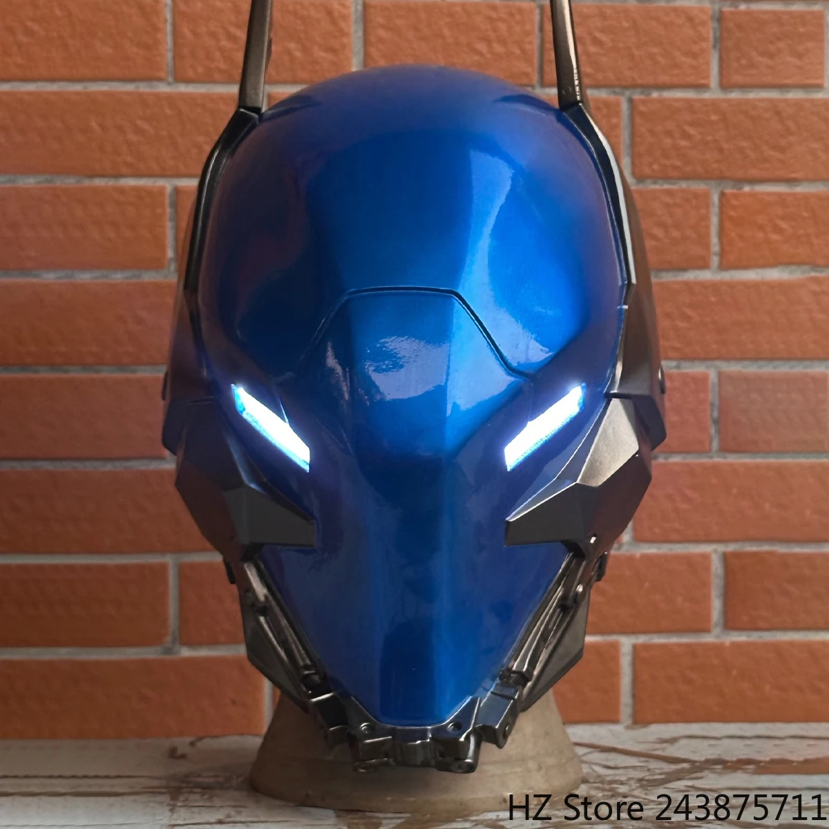 

Blue Hood Arkham Knight Helmet with Light Eyes Fiberglass Flipping Mold (Non 3D Printing) Cosplay Halloween Mask