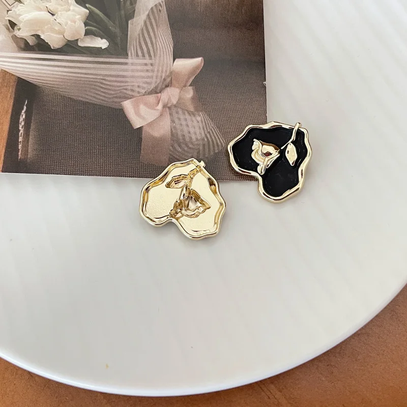 5pcs Retro Style Love Rose Metal Button Fashionable Windbreaker Coat Decorative Button Suit Coat Sweater Hand Sewn Button