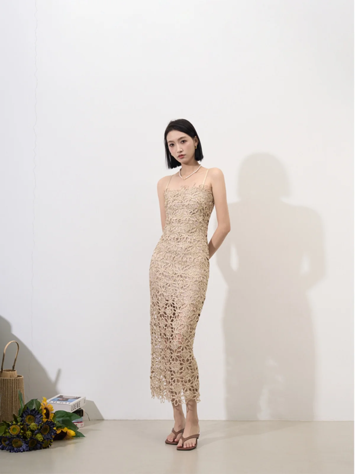 

Sexy Ele Heavy Weave Gold Lace Floral Hollow out Slim Fit Long Dr Strapl Gown LANVIVIER Autumn 2024 New Arrival