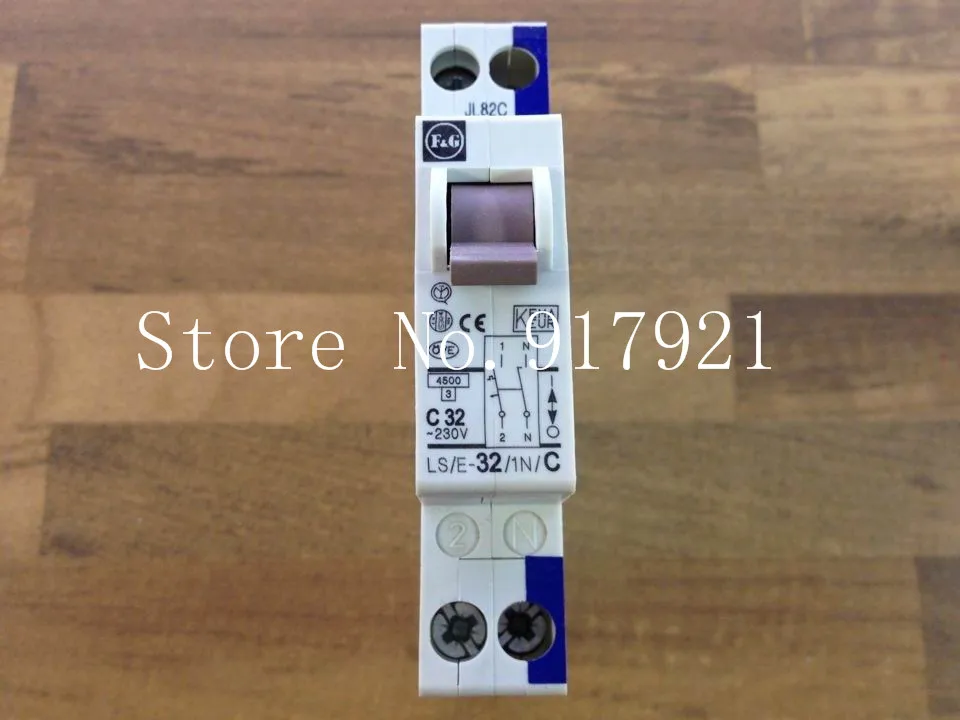 [ZOB] MOELLER Muller LS/E-32/1N/C C32A breaker 32A230V genuine original  --12pcs/lot