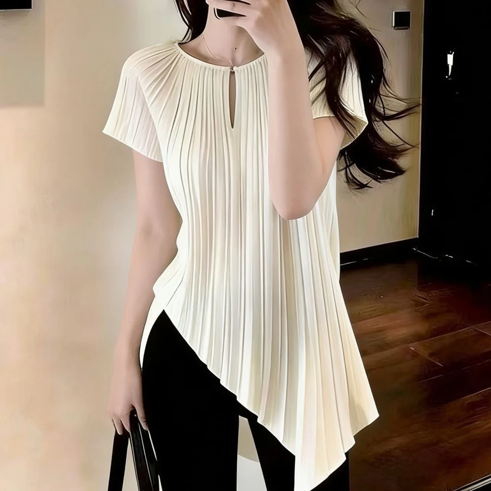 French petty bourgeoisie chic pleated shirt women's 2026 new summer shirt unique, beautiful and super good-looking shirt