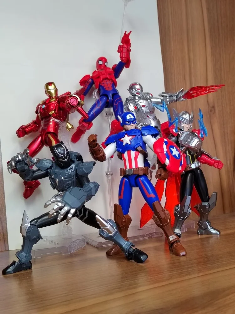 Keeppley 1e van de Marvel Super Armor-bouwstenen: Space Battle - Iron Man, Spider-Man en Thor-bouwbeeldje