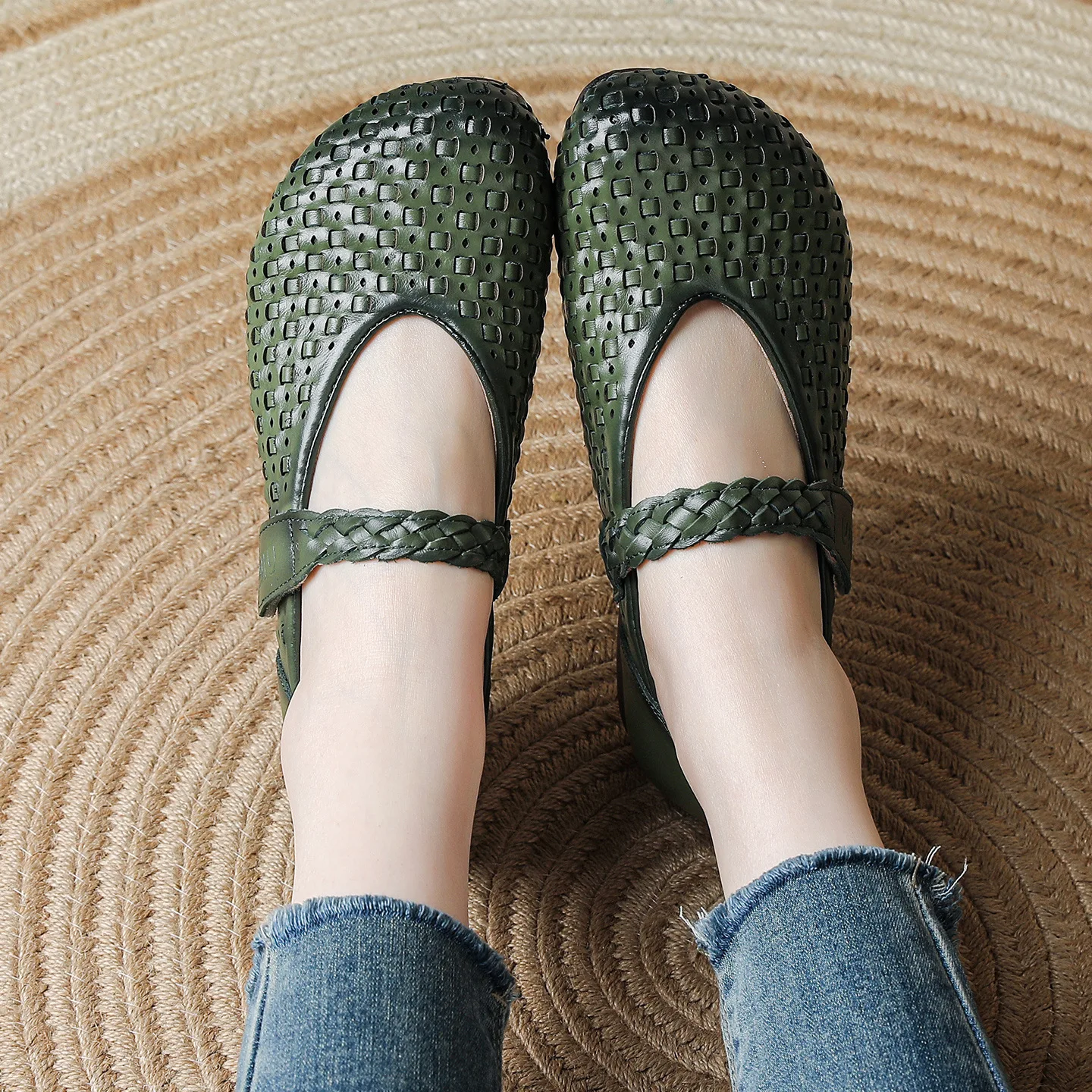  women-genuine-leather-mary-jane-shoes-soft-non-slip-flat-sole-mom-shoes-comfortable-casual-walking-shoes-for-middle-aged-women