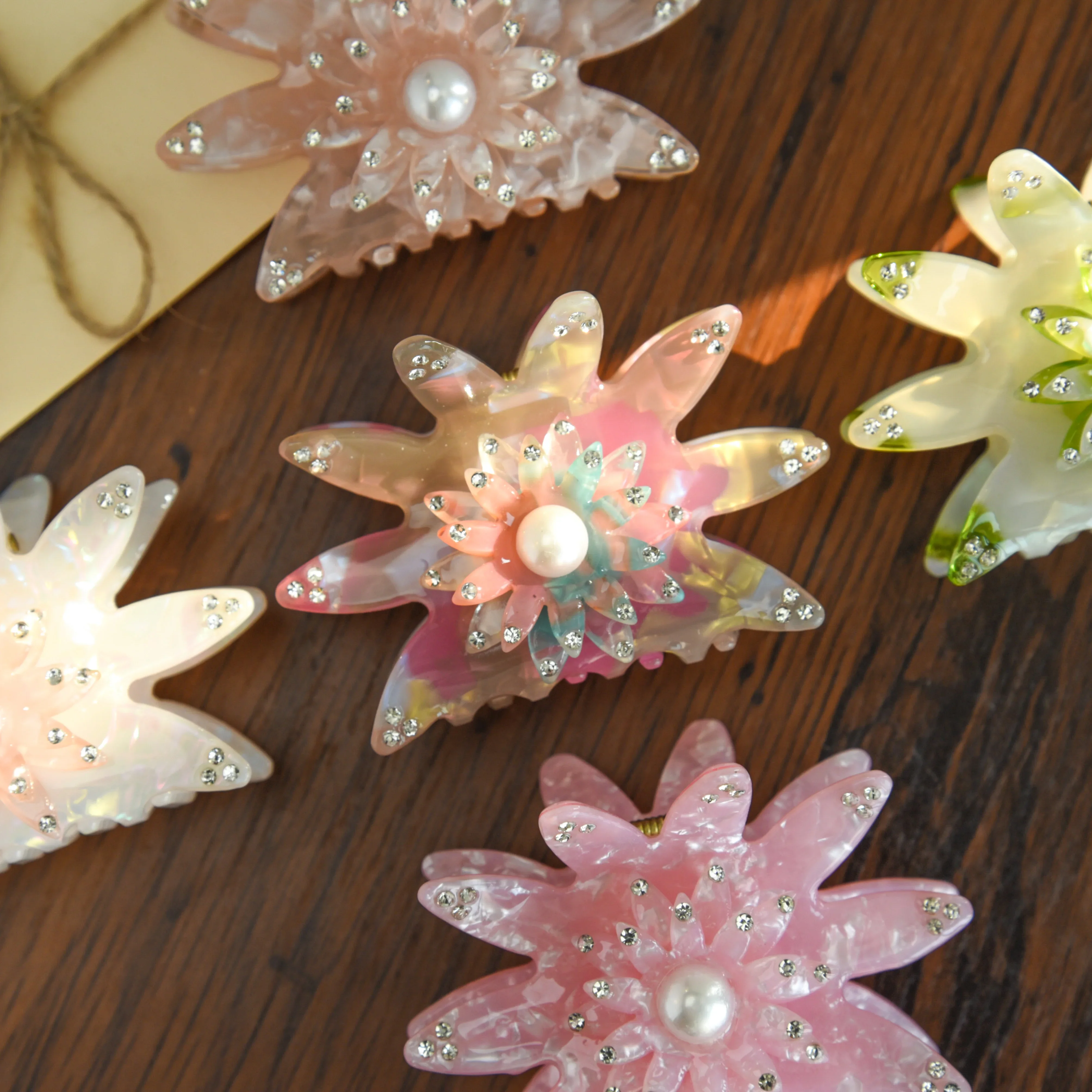 

NEW Classic Sunflower Hair Claw Rhinestone Elegant Temperament Lady Style Acetate Hair Claw Clips Hair Accessories for Women