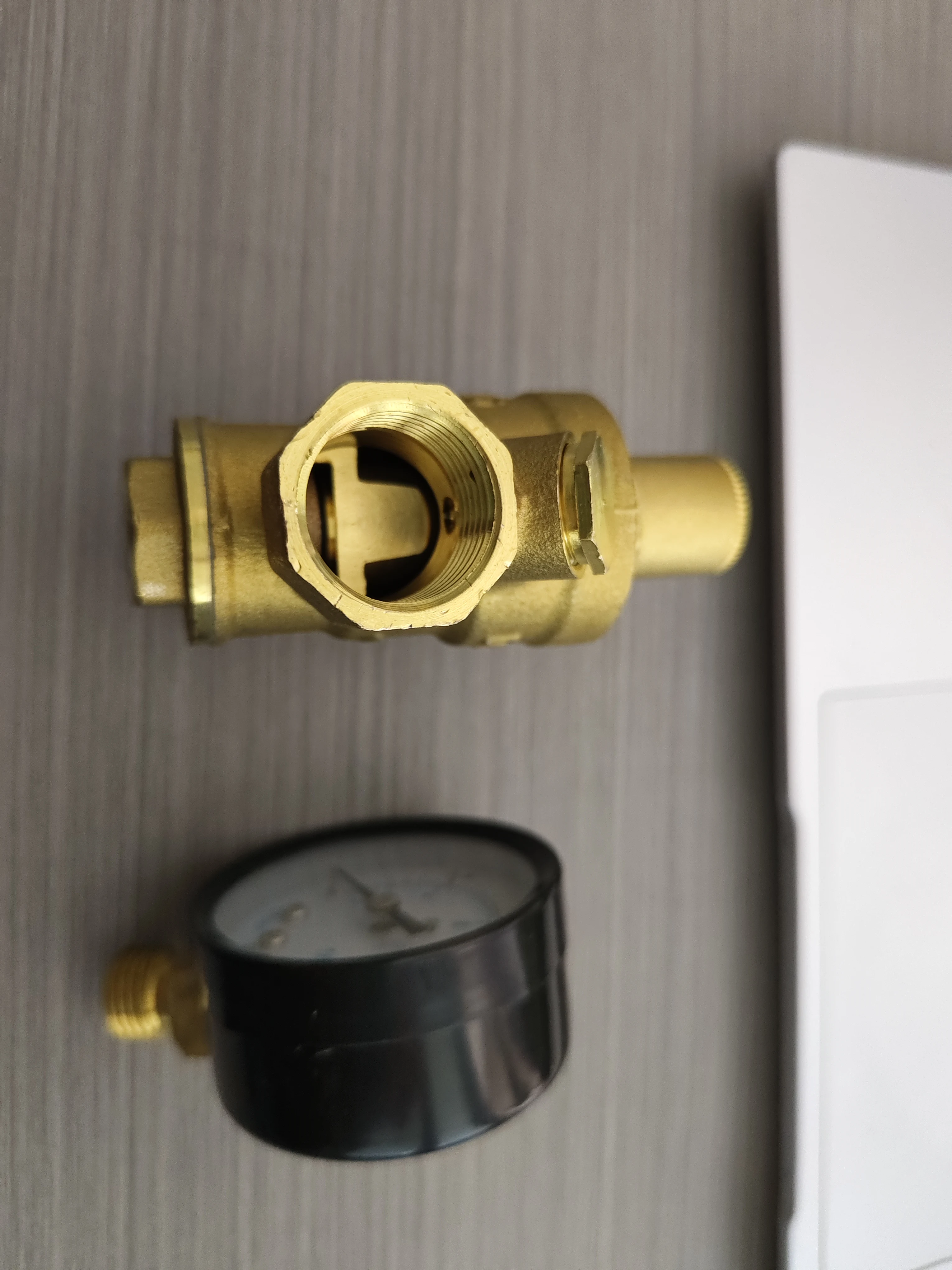 PRV Pressure Reducing Regulator  Adjustable 1/2'' Brass Water Valve with Gauge Clock