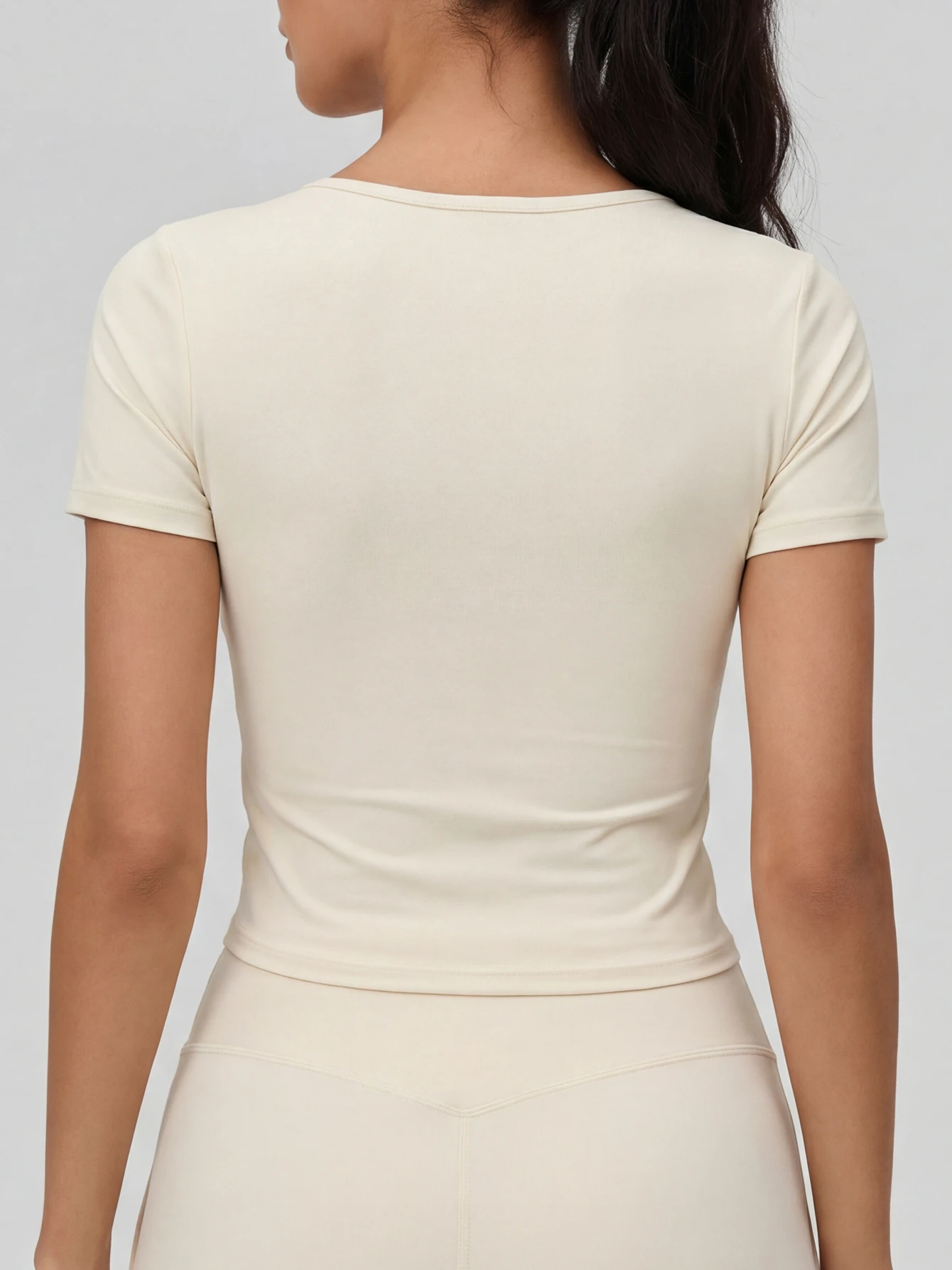 New Arrival Women Short Crop Yoga Top Big Round U Neck Short Sleeve Athletic T Shirt Waxy Nude Skin Lightweight 125g Fabric Stra