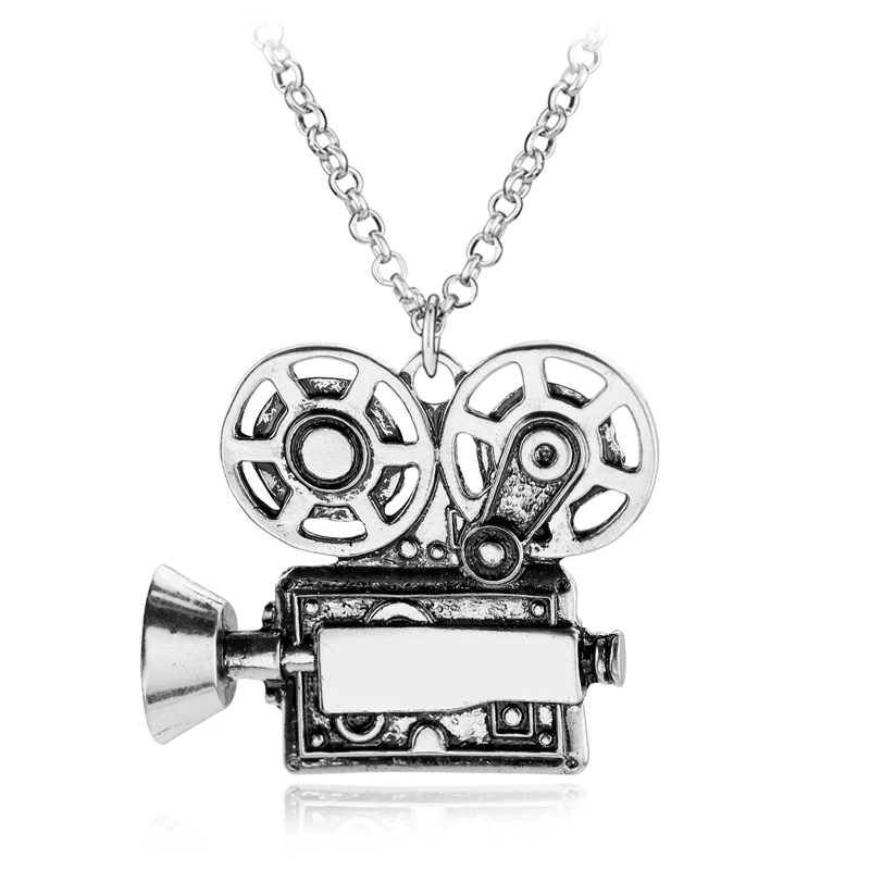 Vintage Film Projector Necklace – Mini Retro Movie Camera Pendant, Cinematic Jewelry for Film Lovers & Directors