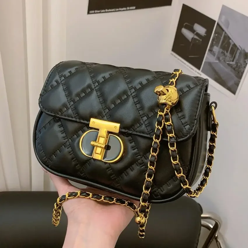 

New 2025 Fall Women's Small Square Underarm Bag of Good Texture Stylish Shoulder Bag, All-match Quilted Chain Cross- Body Model