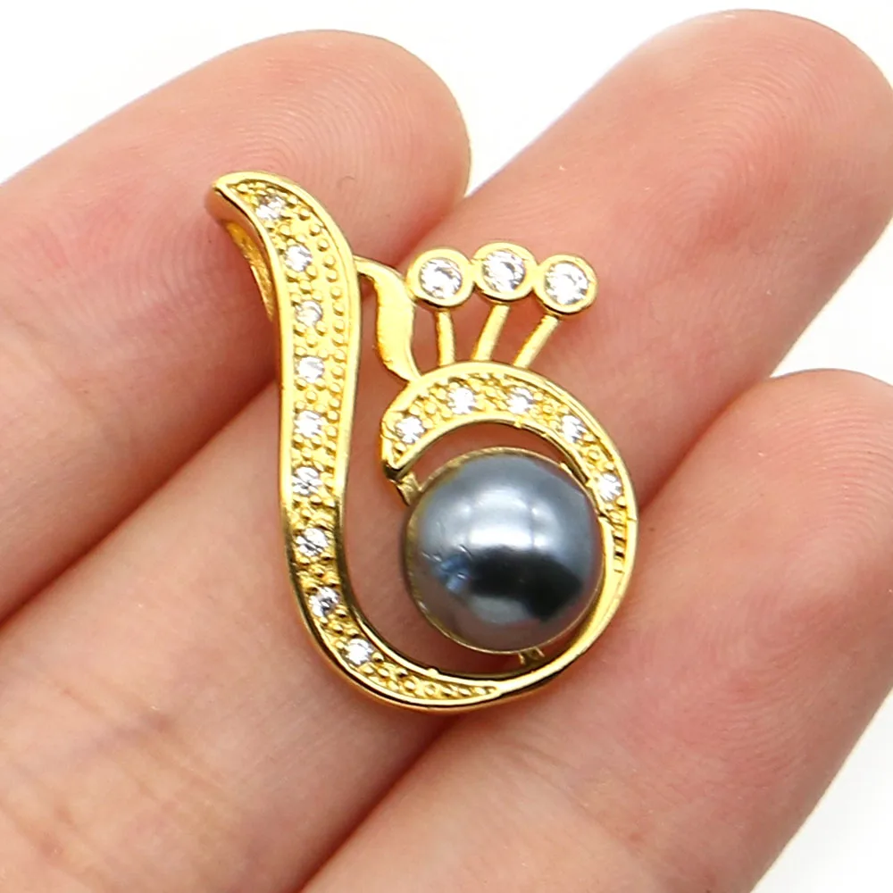 14x24mm Round Shell Pearl Gold Plating Process Pendants Peacocks Shape Inlaid Imitation Pearl Design Charms Jewelry Accessories