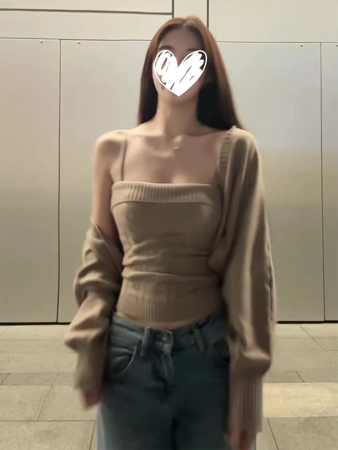 

Retro Short Sleeve Long Sleeve Women's Camisole Vest Two-Piece Set Inner Wear Fashion Design Autumn New Style High Waist