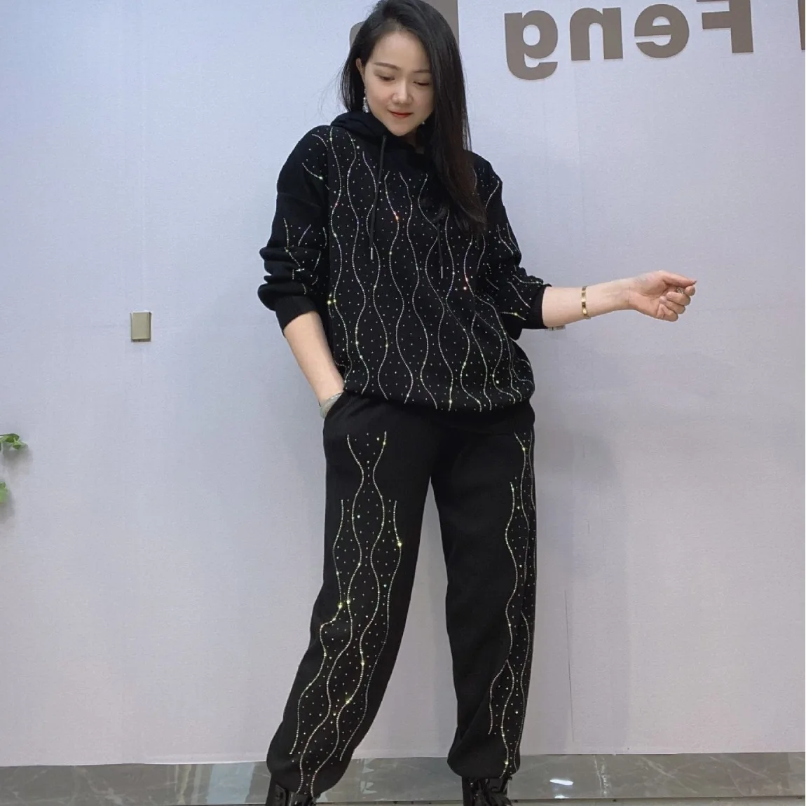 Повседневный блестящий вязаный комплект из двух предметов для женщин, свободная спортивная одежда больших размеров, модный длинный свек, хлопок, весенний сезон