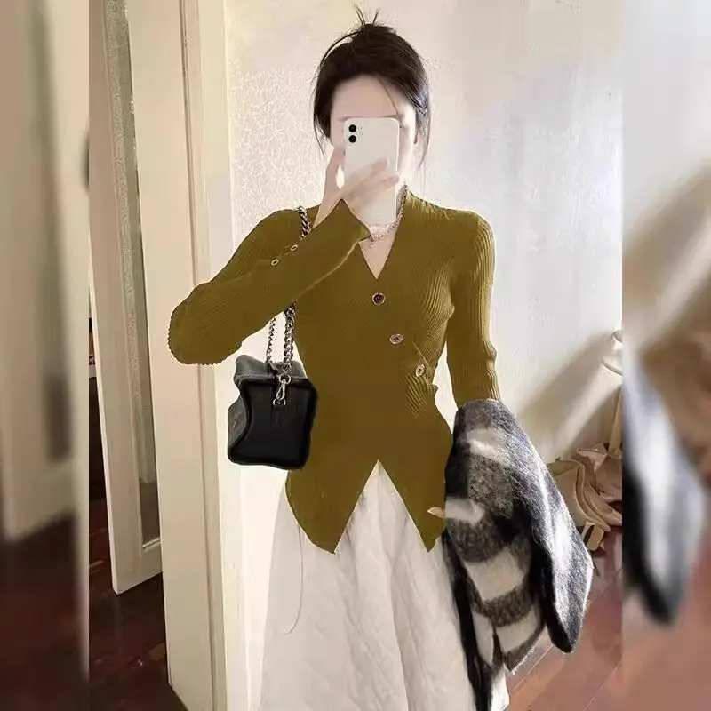 2023 New Autumn/Winter Fashion Simple Commuting V-neck Panel Button Long Sleeve Slim Fit Irregular Cross Women's Knitted Sweater