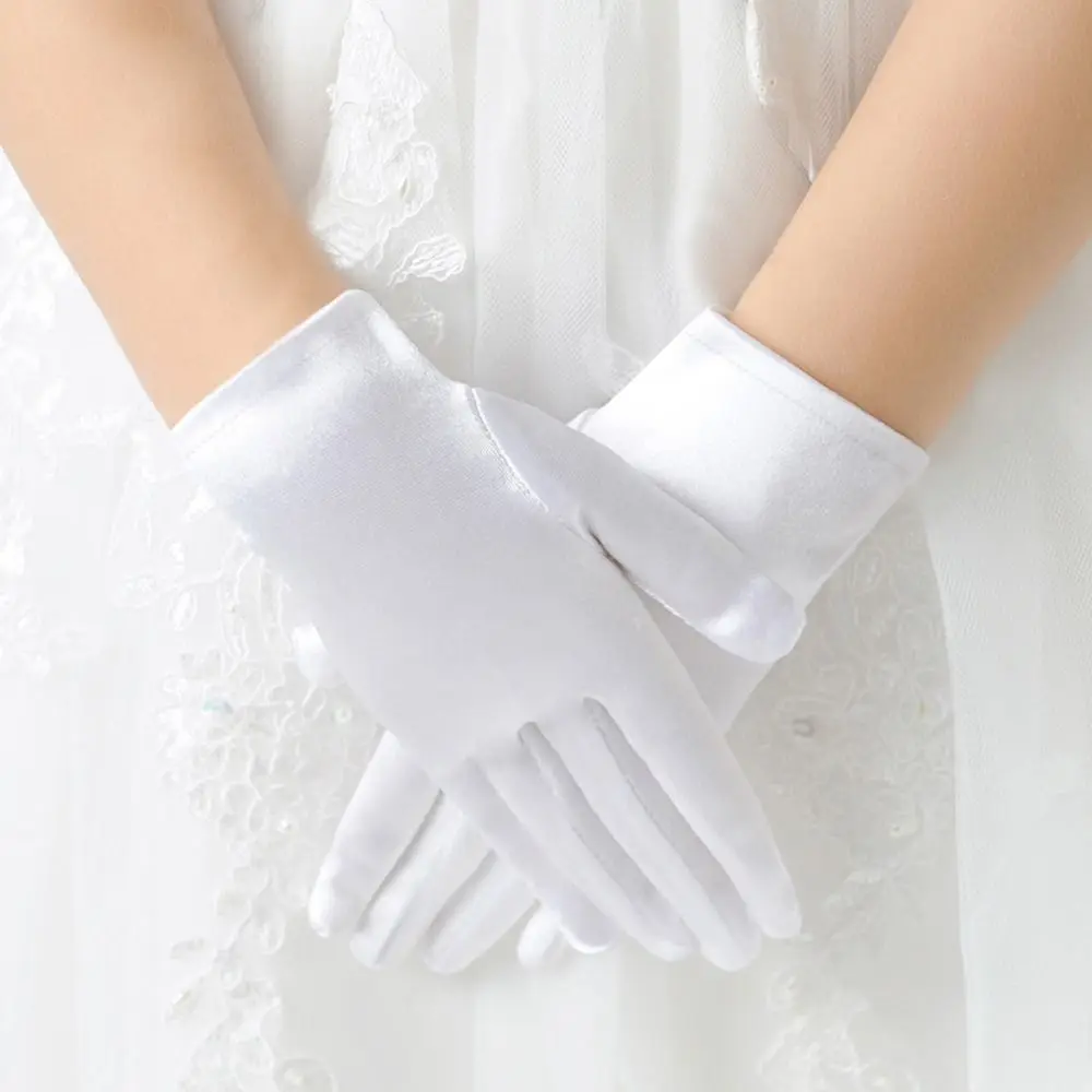 

Elegant White Children's Wedding Gloves Short Elastic Etiquette Dress Gloves Glossy Satin Lace Gloves Festival