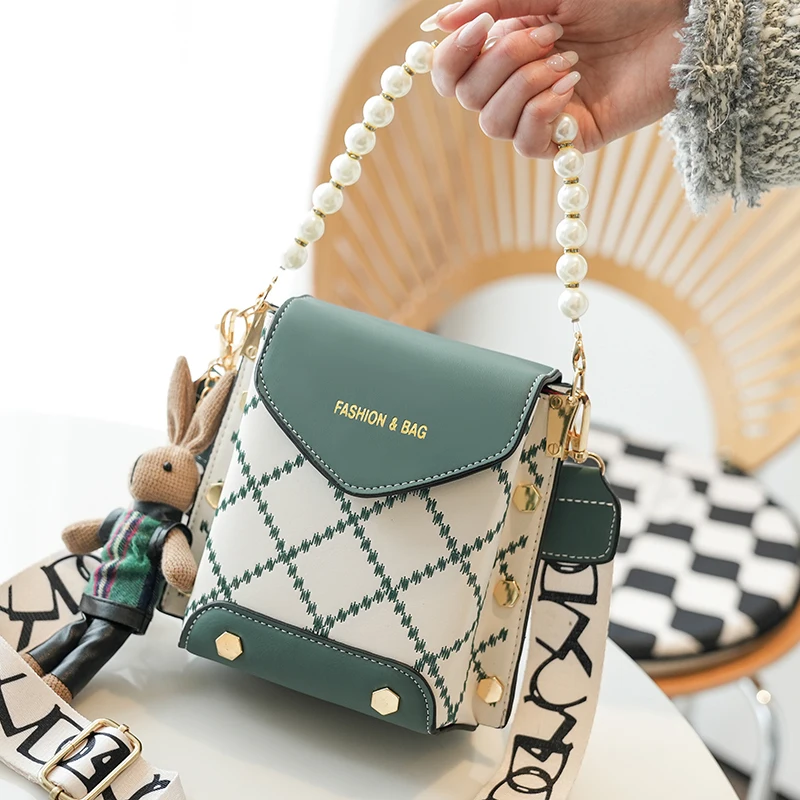 Mini Studded Decor Crossbody Bag, Women's Plaid Pattern Crossbody Bag, Faux Pearl Handle Flap Purse (5.9*7*3.9) Inch