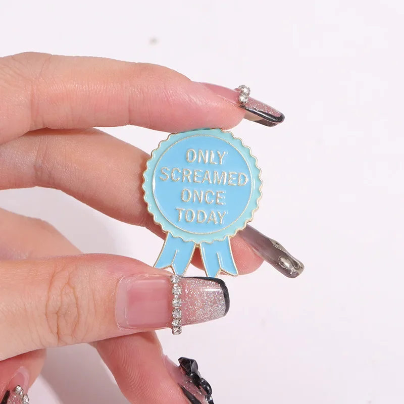 Creative Medal Quotes Enamel Pins Custom Don't Panic Anyone Brooch Lapel Badge Fun Custom Jewelry Gift for Kid Friends Wholesale