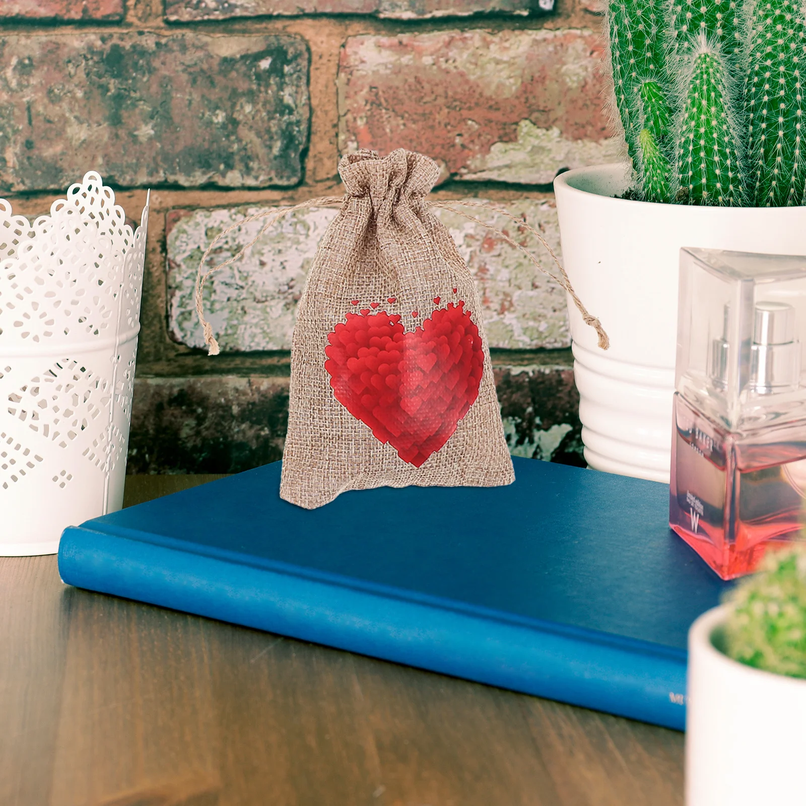 

6Pcs Mini Burlap Drawstring Bags Gift Pouches Valentines Day Candy Bags Party Favor Wedding Christmas Jewelry Pouches