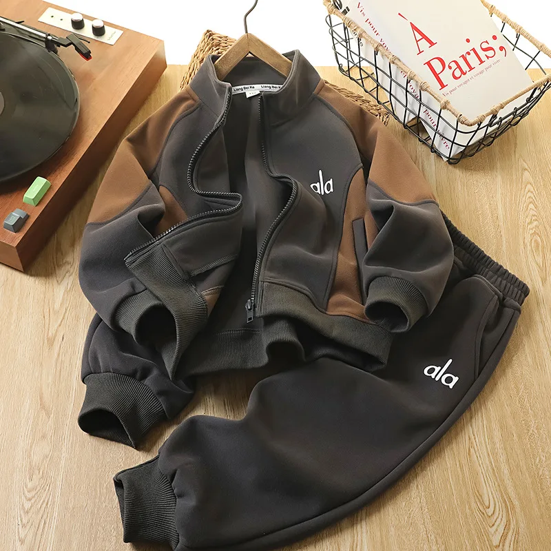 IYEAL Boys' Set 2025 Spring And Autumn New Children's Set Fashion Sports Cardigan+Pants Two-Piece Set Boys' Clothing