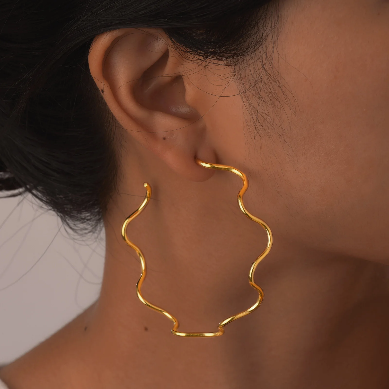 Minimalist Wave C-Shaped Earrings for Women Girls, Stainless Steel Metal Big Earrings,Trendy Charm Jewelry Gift Party Daily