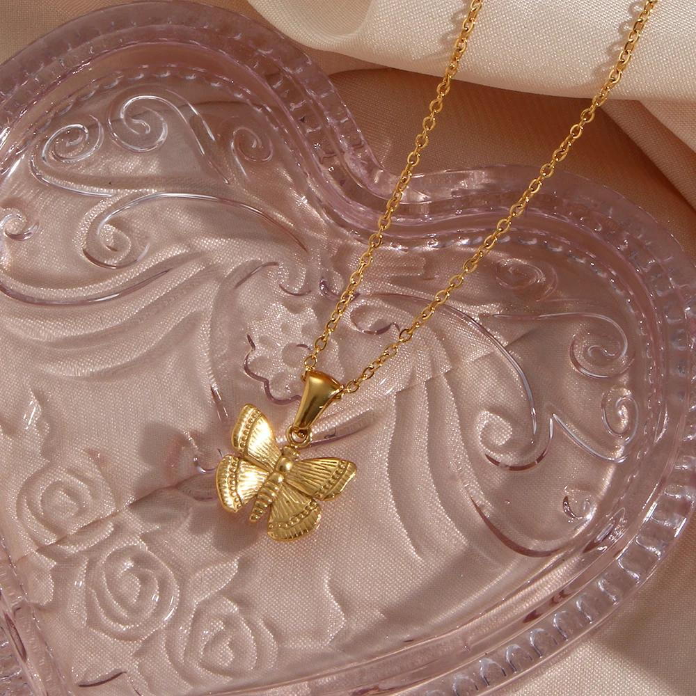 E.B.belle Elegante vergoldete Schmetterlingsanhänger dünne O-Kette Halskette Dame Edelstahl Schmuck Frau Geschenk für Freundin