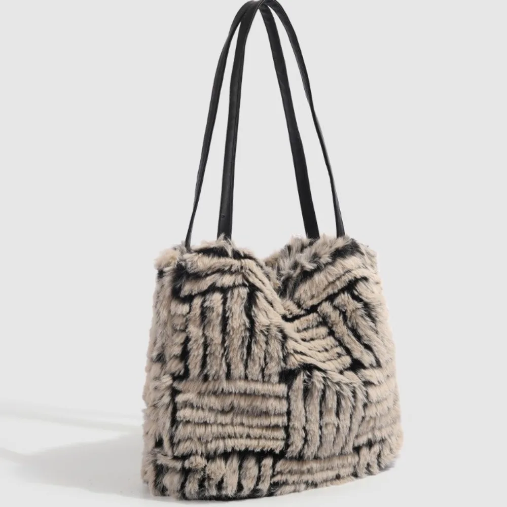 

Fluffy Plush Tote Bucket Bag Winter Faux Fur Bags for Women Shoulder Bags Quilted Women's Bag Designer Handbags Shopper Purse