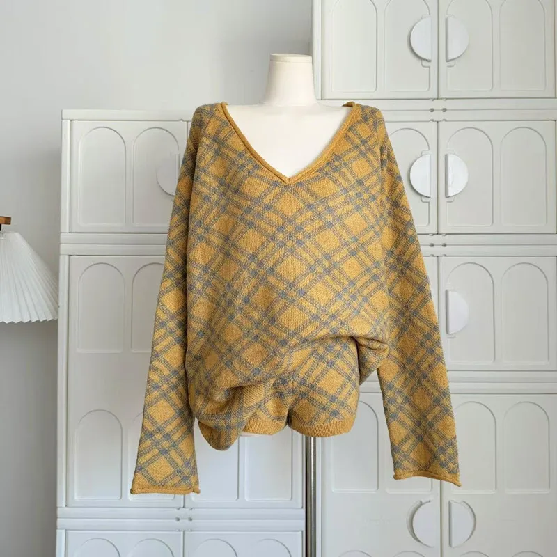 Maglione pullover in cashmere allentato con scollo a V da donna + pantaloncini lavorati a maglia Set da 2 pezzi Abiti 335P Abito con stampa scozzese di nuova moda autunnale