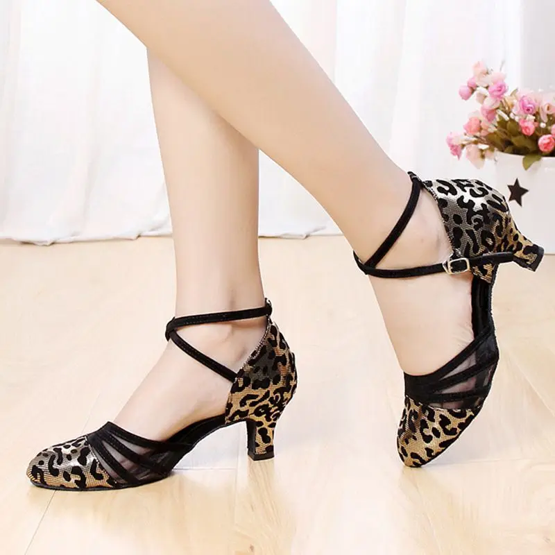 Zapatos de baile con estampado de leopardo para mujer y niña, calzado de salón latino, moderno, para práctica de Salsa, Punta cerrada, cuadrado