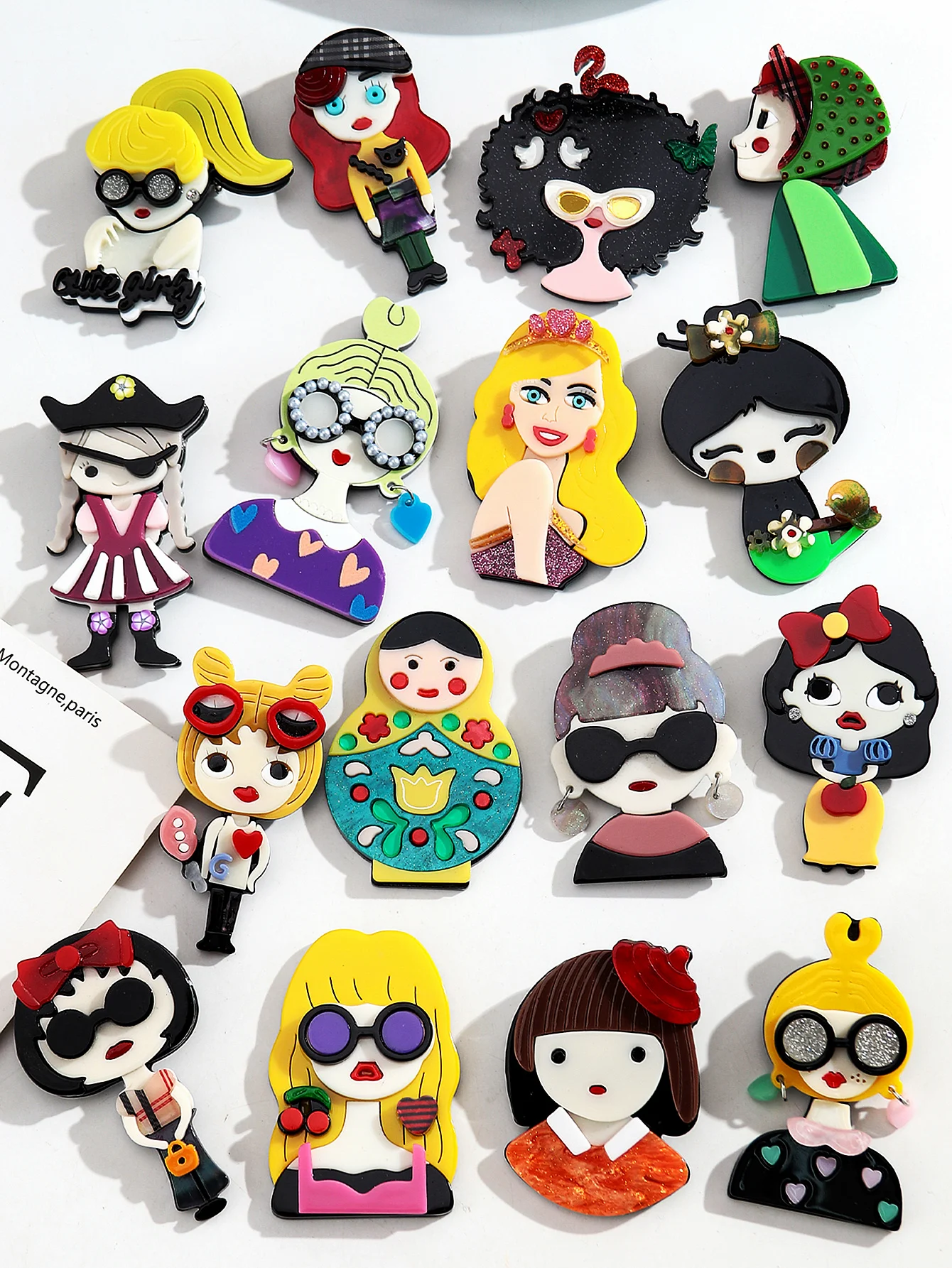 Fashion Lady Figure Acrylic Splicing Brooch Pins for Women Cute Cartoon Character Lapel Brooches Bag Clothing Jewelry Accessory