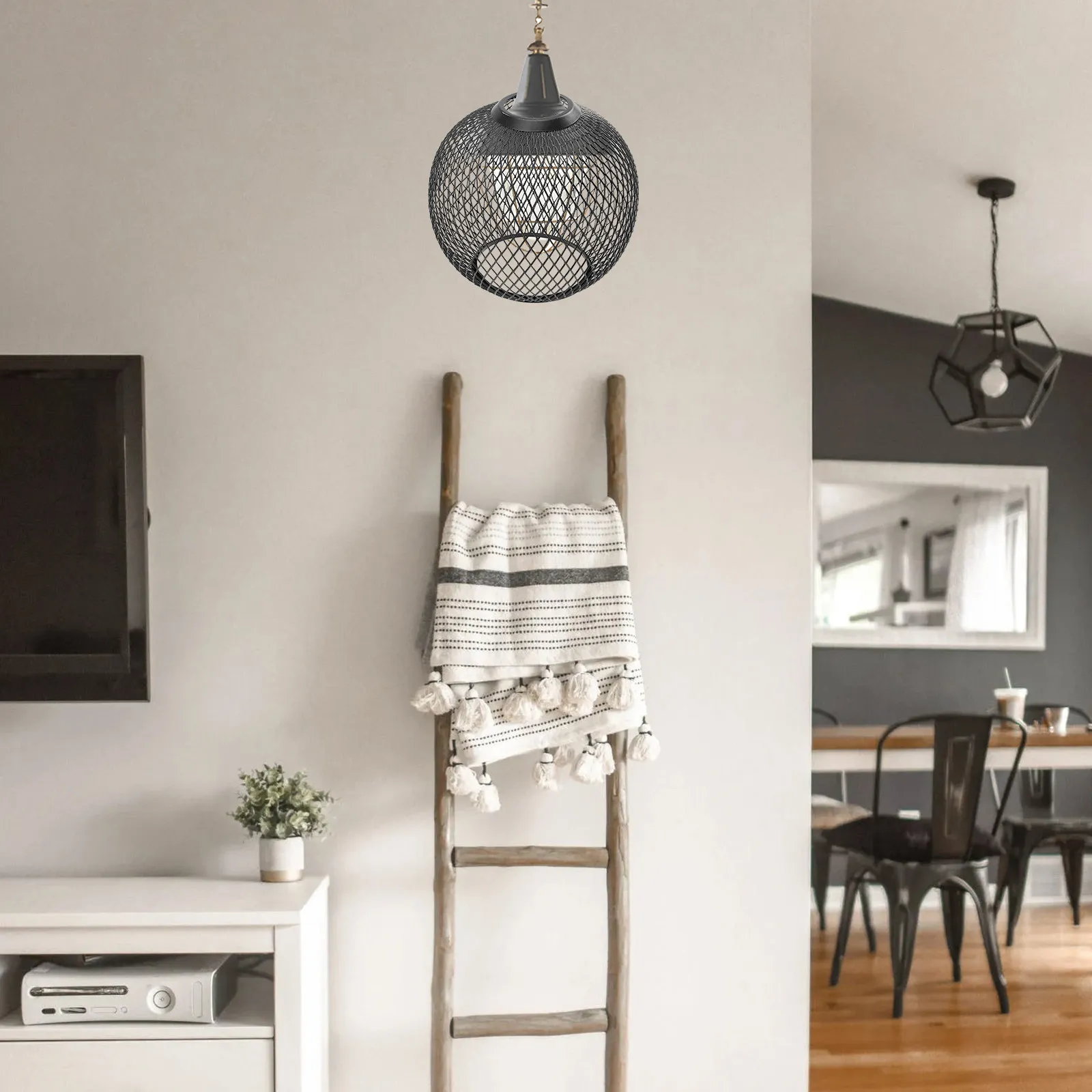 Spherical Hollow-Out Iron Lampshade Ceiling Lamp Cover Metal Light Shade Protective Decorative Lamp Cover for Bedroom
