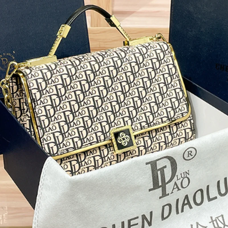 

Cross-border Premium Feeling Metal Chain Small Square Bag Single Shoulder Crossbody Letter Embroidery Women's Bag