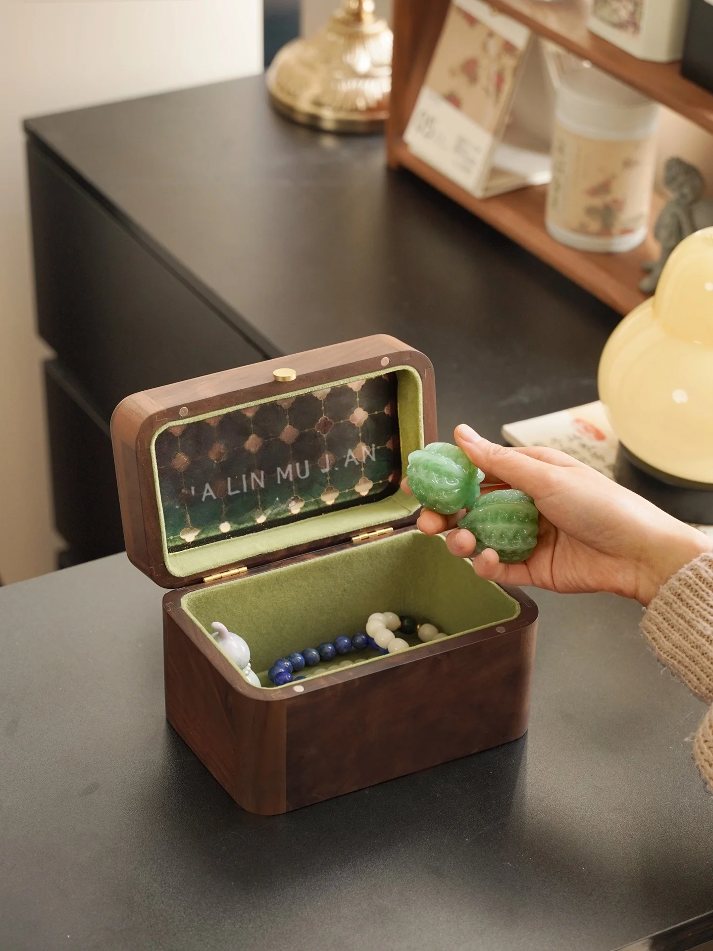 

Большая деревянная коробка для хранения бусин и украшений, многофункциональный органайзер с крышкой для браслетов и мелких предметов