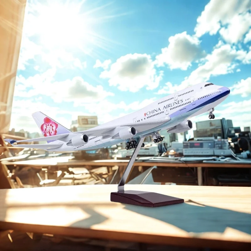 

China Airlines Aircraft Model B747 47CM 1/150 Scale Resin Airplane Model With Light And Wheel Landing Gears Plane Home Decor