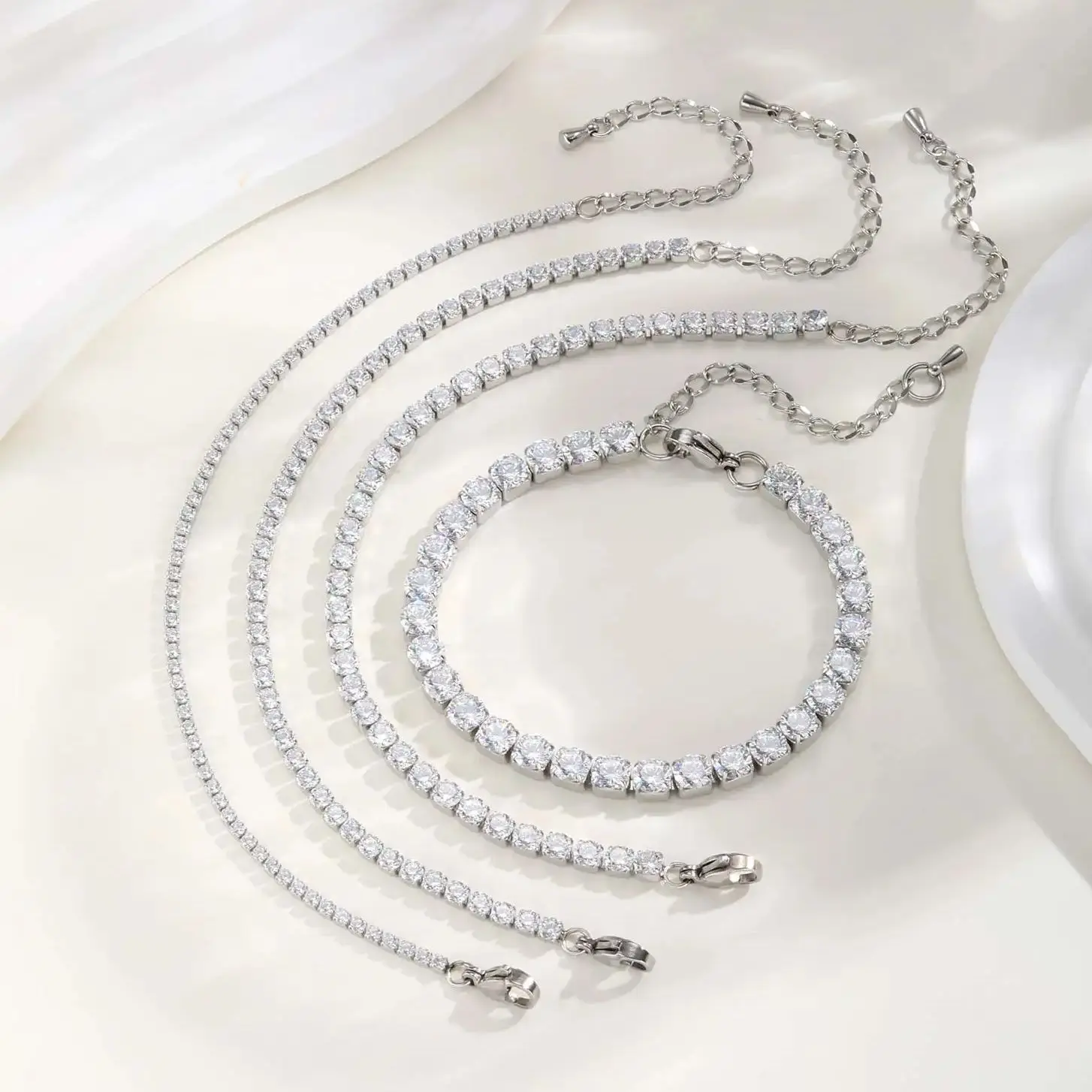 Shine Crystal Tennis Bracelet for Women,2/3/4/5mm Wide Adjustable Chain,Silver Plated Luxury Jewelry Gift for Mom Girlfriend