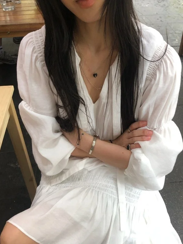 فستان صيفي جميل على الطراز الكوري عصري مع وشاحات للنساء فستان أبيض الحب الأول الجميل تنورة الأميرة بأكمام طويلة