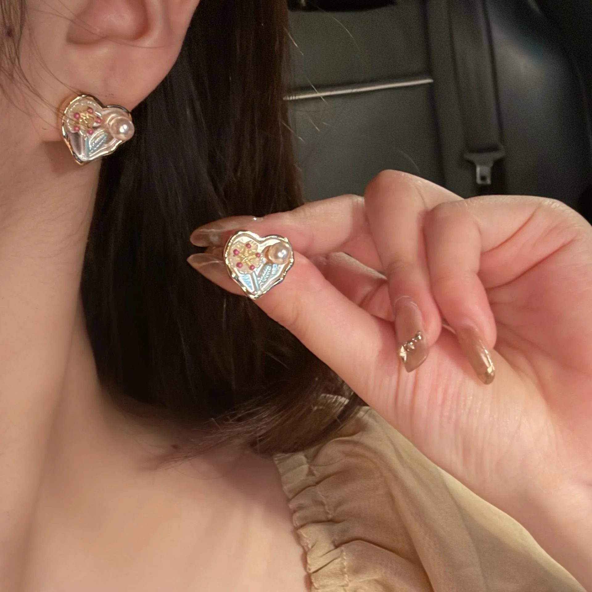 

French Style MoNai Garden Natural Freshwater Pearl Oil Painting Earrings Vintage Flower Pearl Love Gold High-End Feel Earring