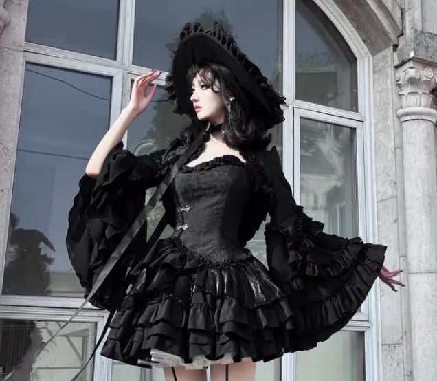 Lolita Inside Dark Black Goth Y2k Top Women Girls Black Slim Fit Elegant Court Lace Horn Long Sleeve Shirt Female Blusa Feminina