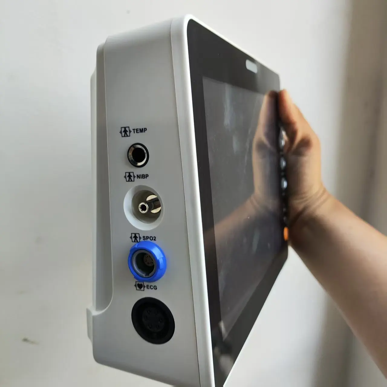 8-inch Vital Sign Monitor: NIBP, SpO2, ECG, Temperature, Optional ETCO2 for Human & Veterinary Use