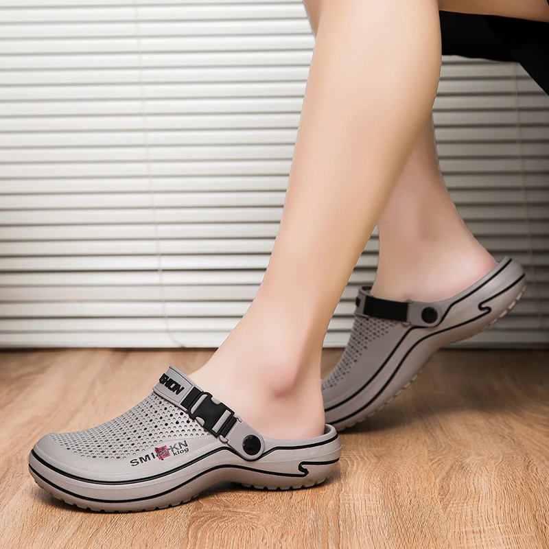 Men's Hole Shoes One-pedal Casual Beach Slippers Men Slippers for Summer Outdoor Activities Men One Step Outdoor Beach Slippers