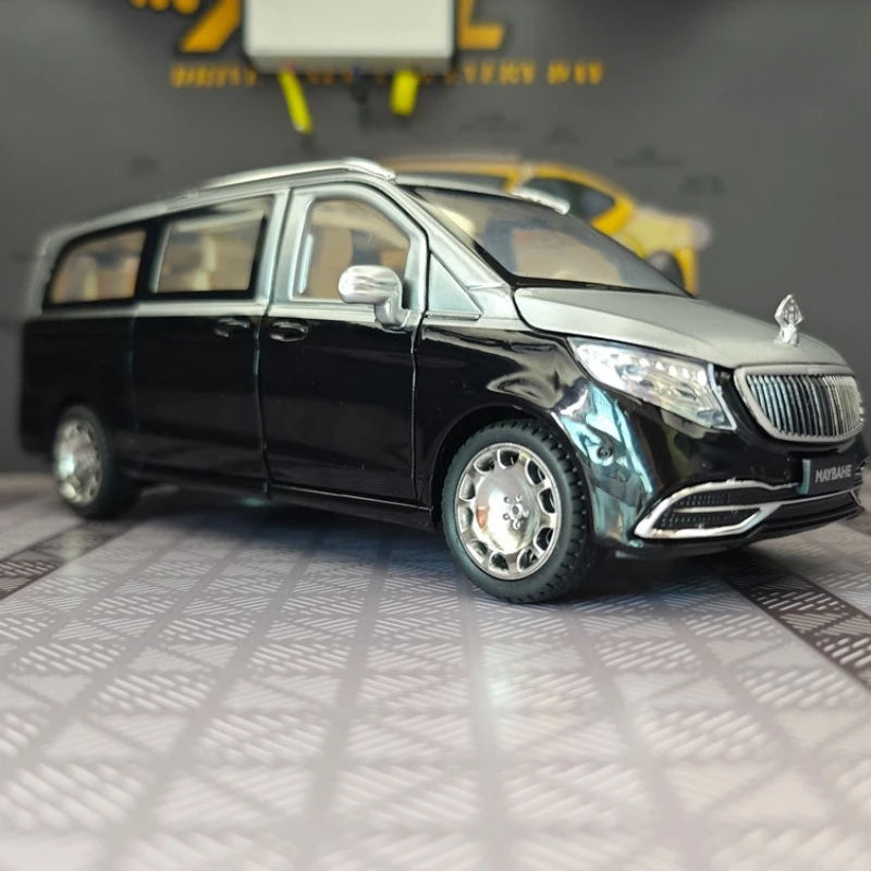 

1:24 Simulated VS680 Business Van Alloy Model With Sound Light Electric Remote Control Function Play Car Toy For Kids Gift
