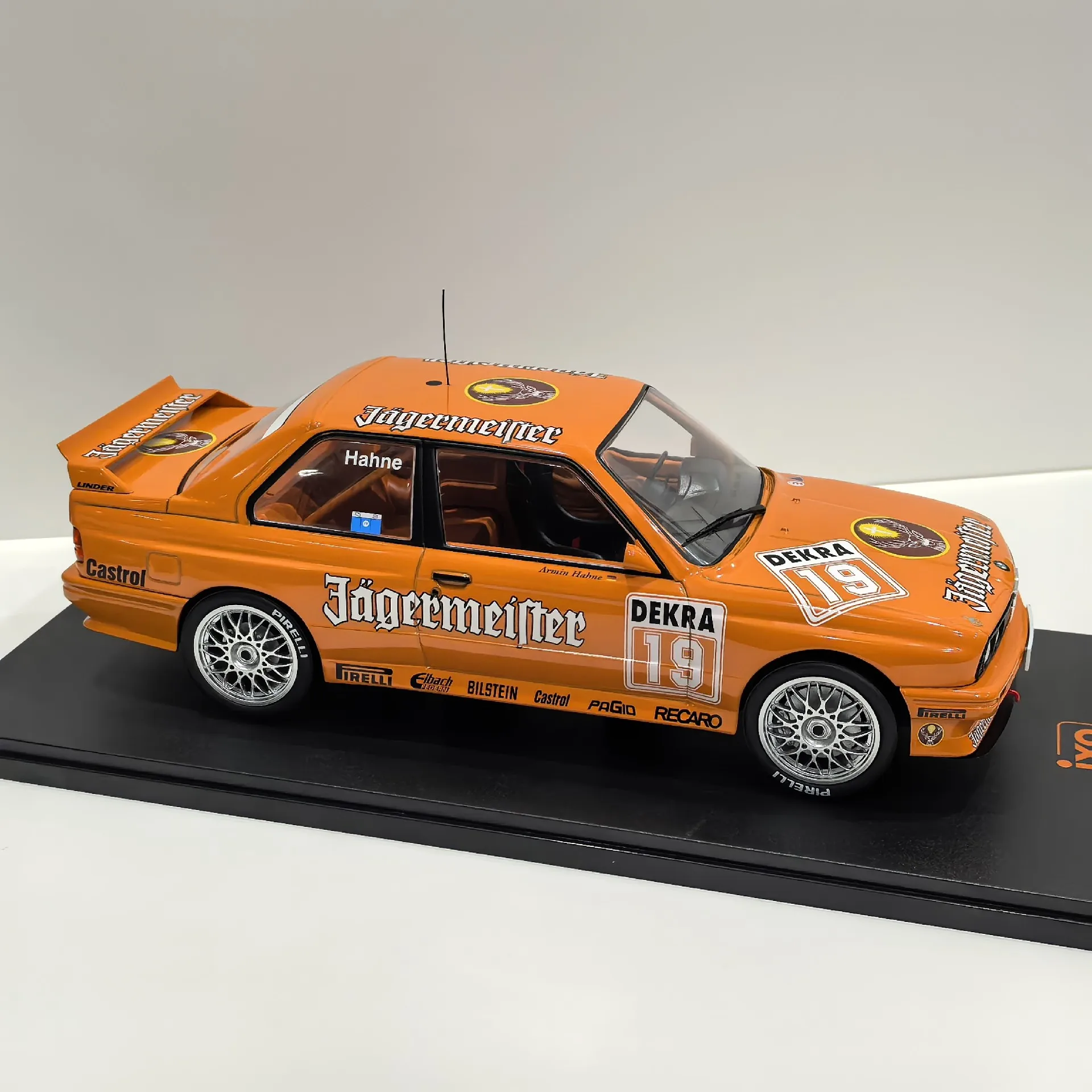 دييكاست IXO 1/18 مقياس BMW E30 M3 # 19 1992 BMW سباق سبيكة سيارة نموذج تحصيل لعبة هدية تذكارية عرض حلية