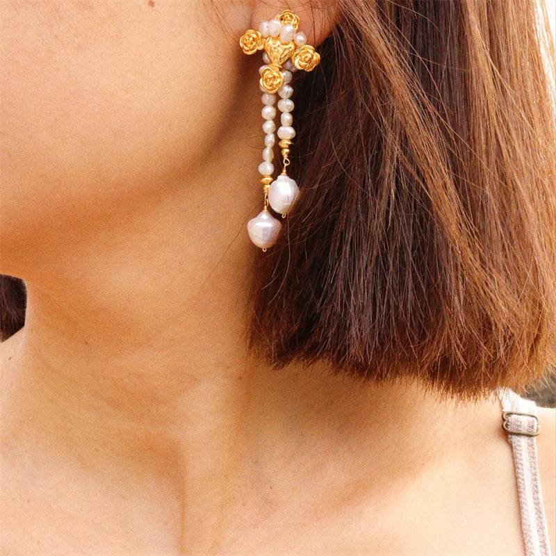 

Russia Style Retro Exaggerated Temperament Natural Pearl Tassels Earrings Classic Pearl Fragrance Style Earrings in Variety Ways