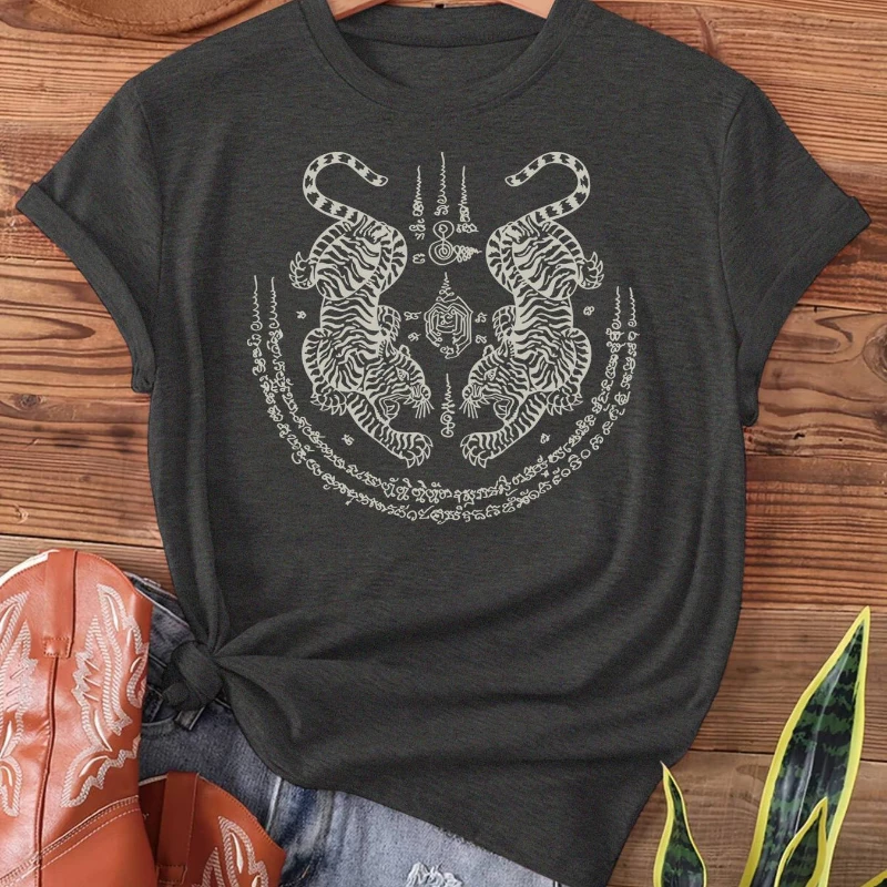 T-shirt décontracté à manches courtes imprimé motif tigre rayé, tatouages thaïlandais Sak Yant et Muay Thai, avec des tigres jumeaux, style thaïlandais magique