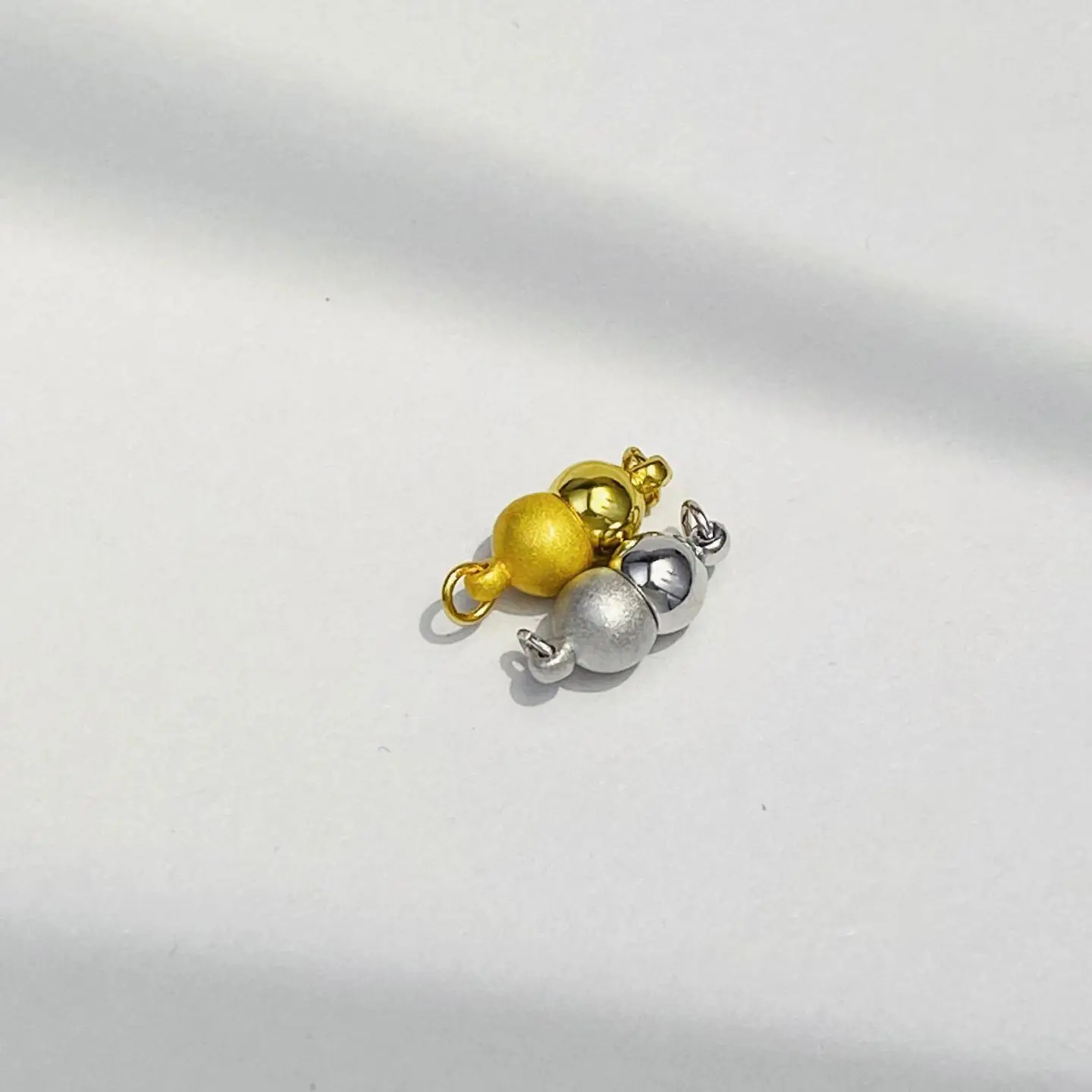 

Wholesale DIY S925 Sterling Silver Magnetic Clasp Necklace Bracelet Clasp Hook Accessories for 5-8mm Pearls 5pcs/lot
