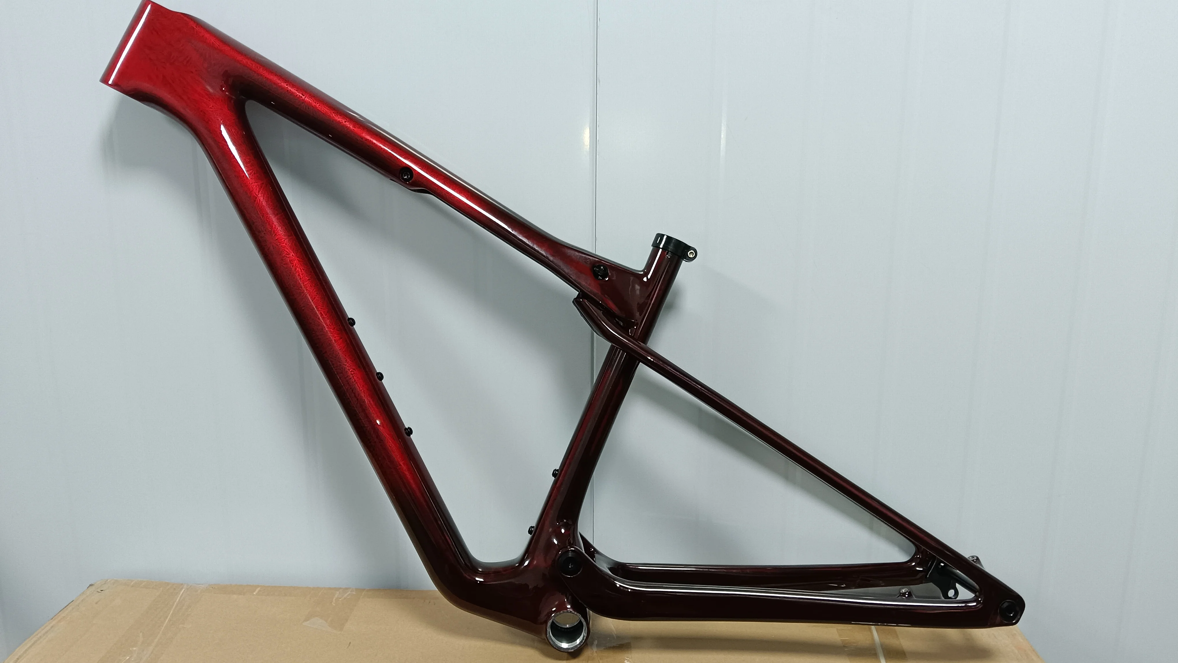 

HMC T1100 Full Carbon Fiber Suspension MTB Mountain Bike Frame EPIC WC XC Boost 148x1 UDH Hanger 29er 27.5er OEM Color RED BLACK