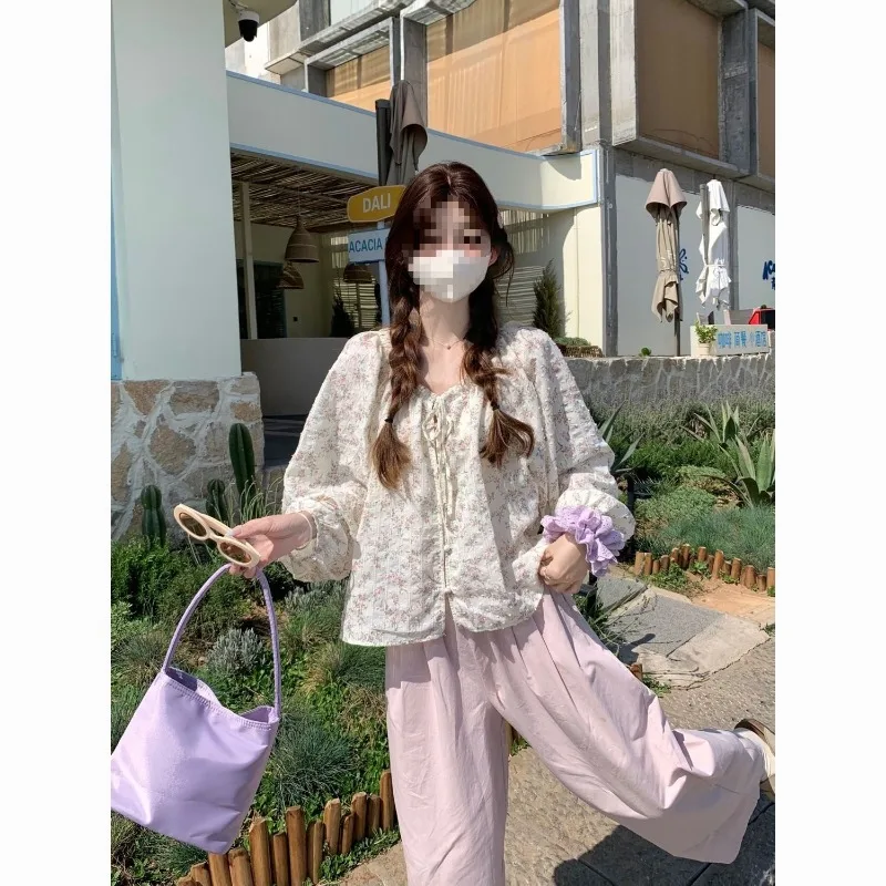 

Женская рубашка с длинным рукавом и цветочным принтом