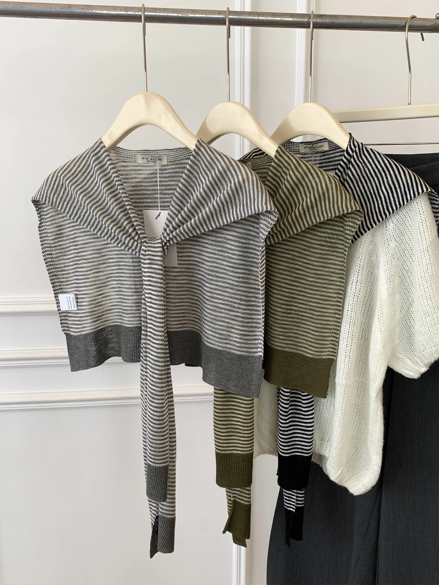 Korean Striped Shoulder Wrap Women's 2026 New Fashion Simple Style Air Conditioned Room Thin Small Can Shoulder Versatile Dec...