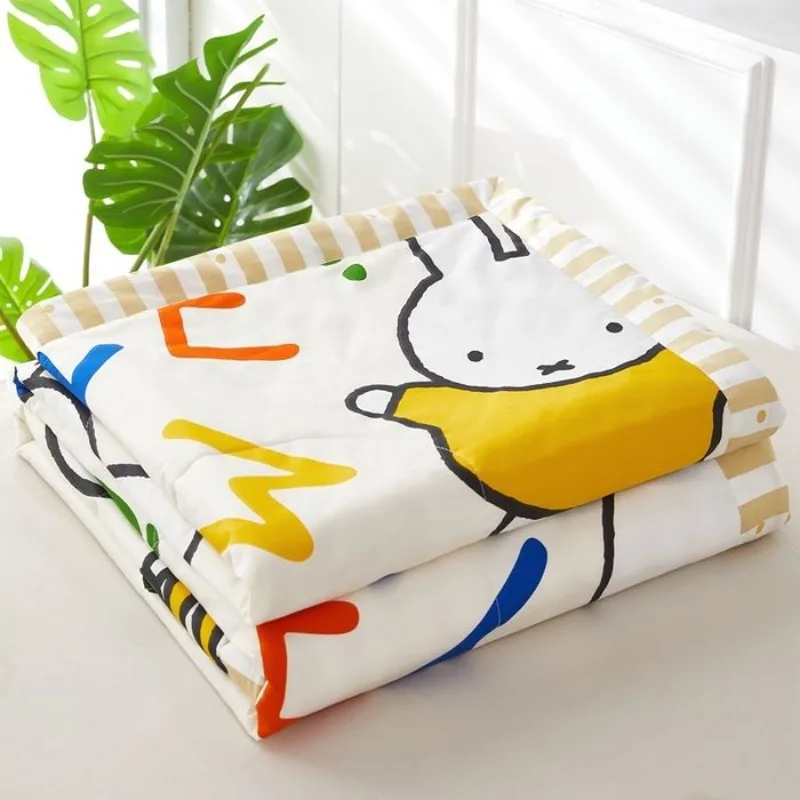 Miffy Rabbit Sommer-Kühldecke Hochwertiger Cartoon-Animationsdruck Heim-Sommerdecke Weiche Maschinenwaschbare Klimaanlagen-Decke – Detail 4